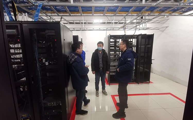 金雞灘煤礦數(shù)據(jù)機房全氟己酮自動滅火裝置安裝完成!